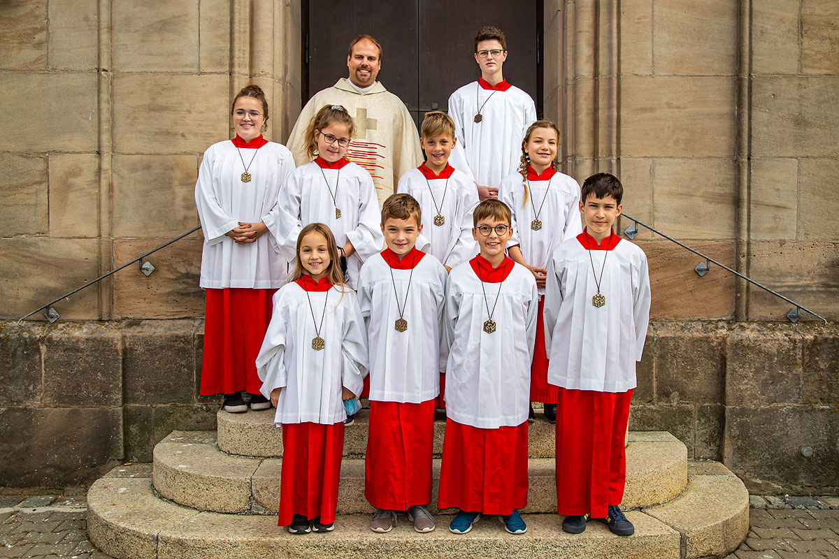 Erntedankgottesdienst und Einführung der neuen Ministrant/innen