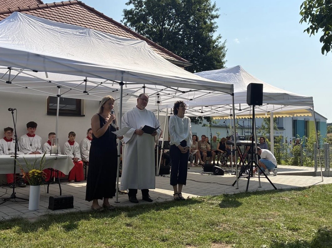 Bild vom Gottesdienstvorbereitungsteam und Gemeindereferent