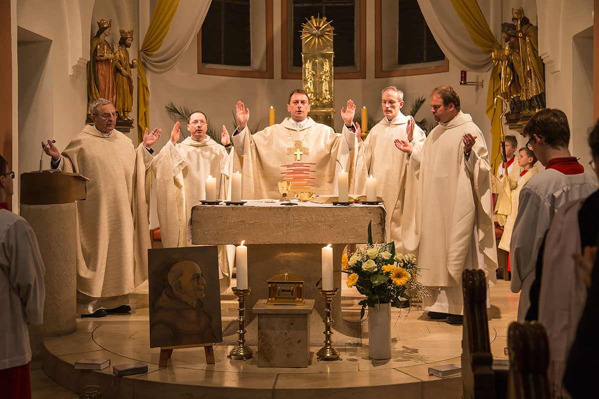 Festmesse mit Herrn Weihbischof Herwig Gössl