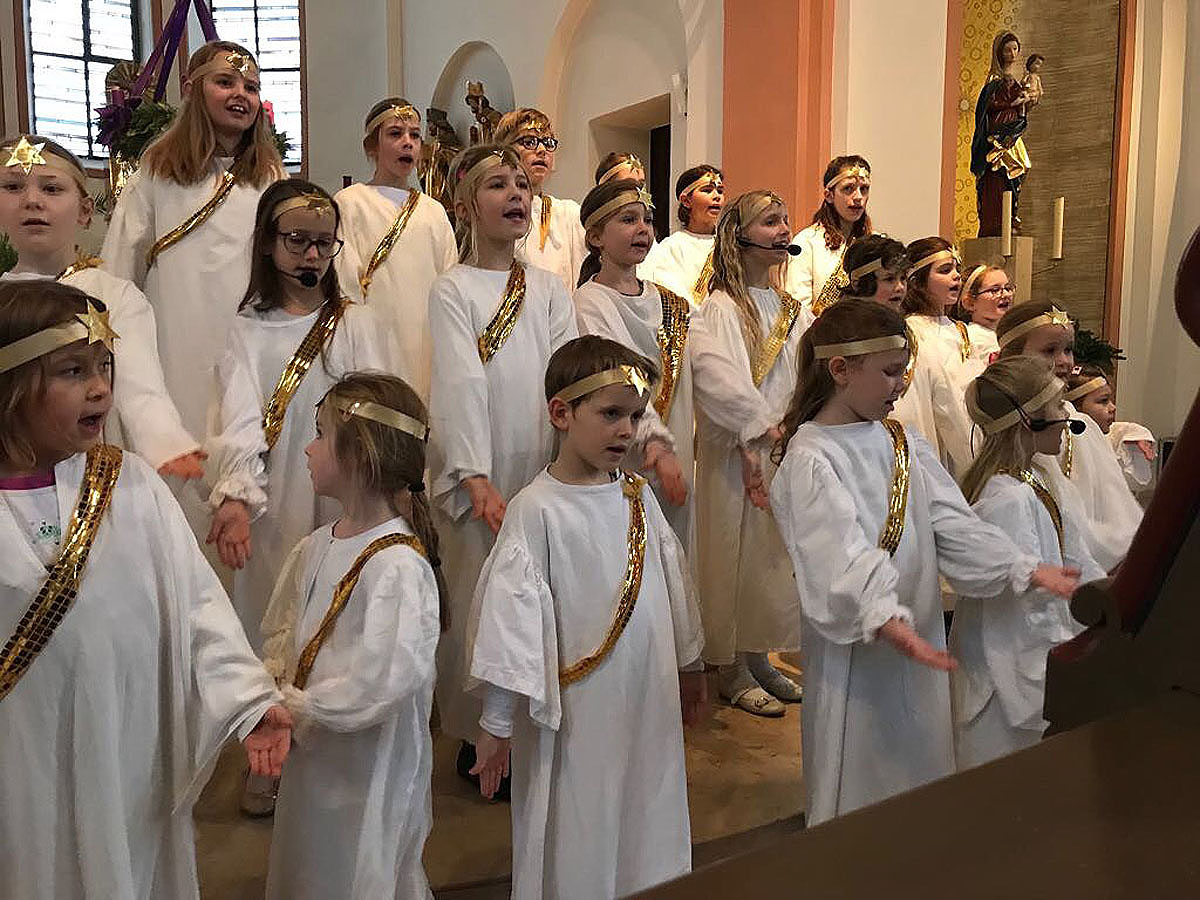 Engels-Chor auf Tournee