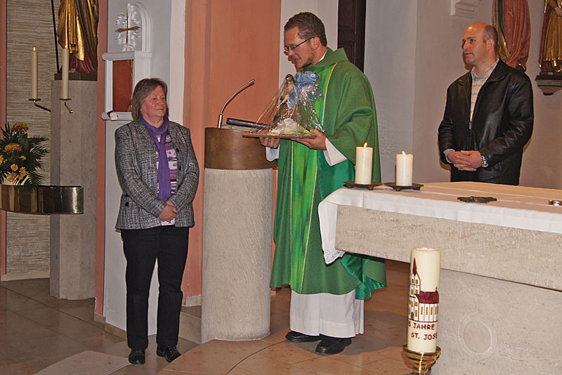 KIRCHENVERWALTUNG