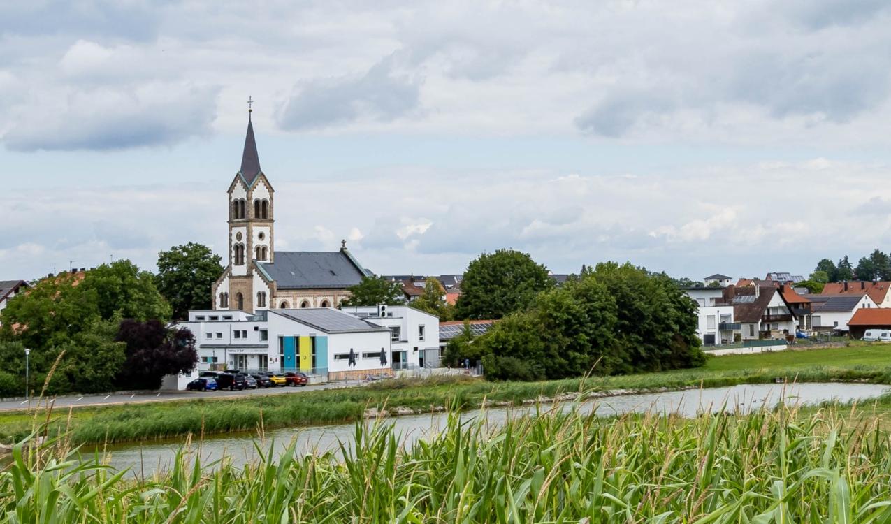 Slider Kirche mit Kindergarten
