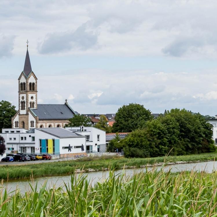 Slider Kirche mit Kindergarten