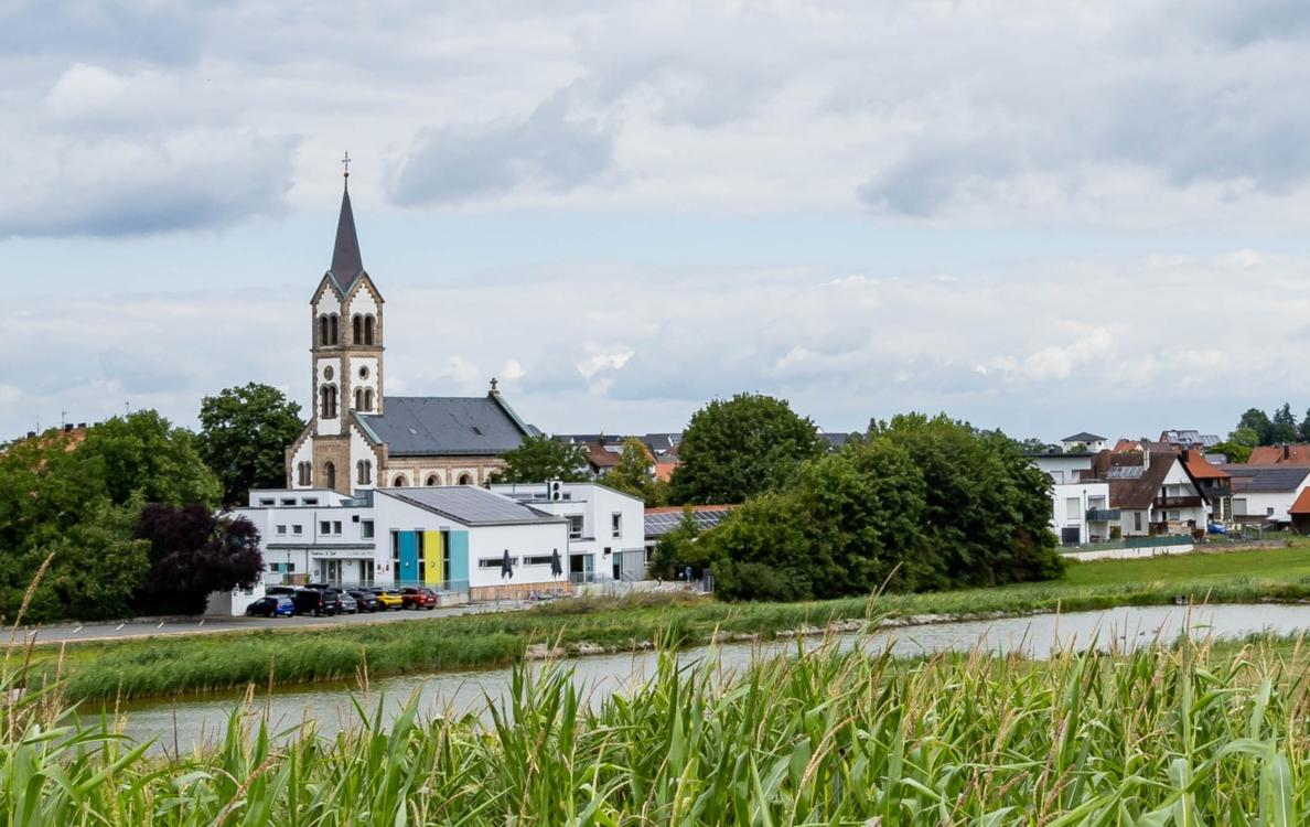 Slider Kirche mit Kindergarten